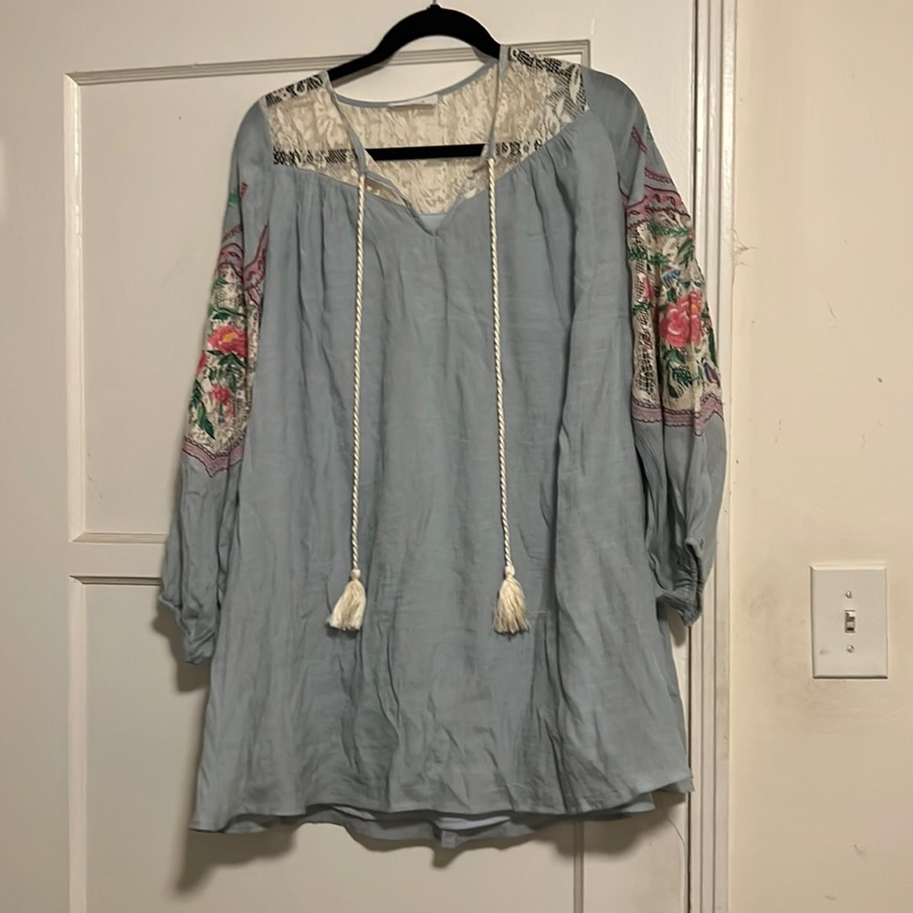 Absolutely adorable baby blue with floral lace mini dress!